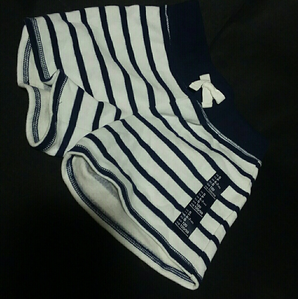 Gap kids size 6-7 shorts